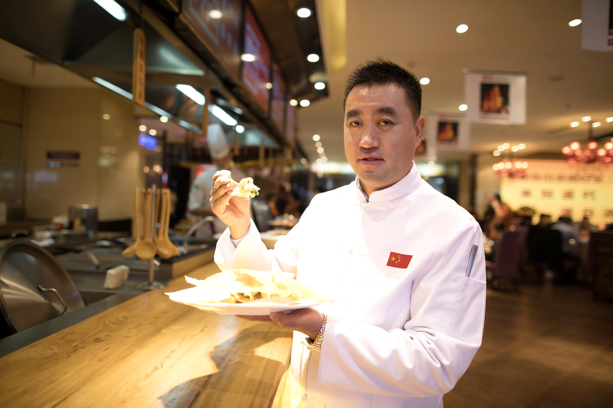 大师李志顺lnviting guests(二)本届厨艺精英烹饪邀请赛参赛成绩位列